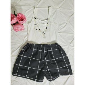 INU INU SHORTS L-XXL runs small Womans black And White Windowpane casual loose